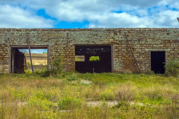 Abandoned Broken Buildings Made Concrete Blocks Hangars — Stock Photo, Image