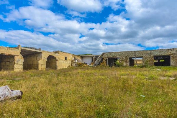 Abandoned Broken Buildings Made Concrete Blocks Hangars — Stock Photo, Image