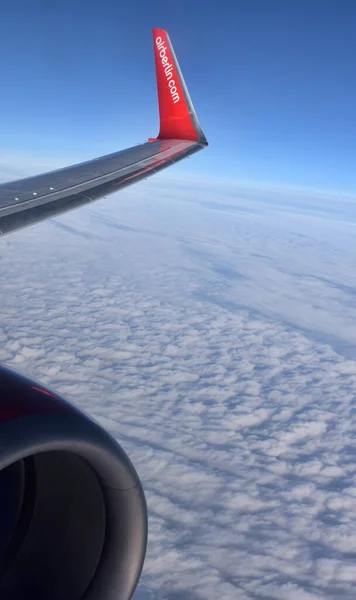 Berlim Alemanha 2016 Asa Avião Air Berlin Clouds Background — Fotografia de Stock