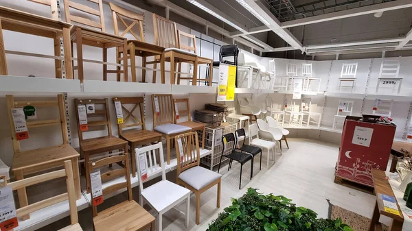 俄罗斯圣彼得堡Ikea家具店出售的椅子 — 图库照片