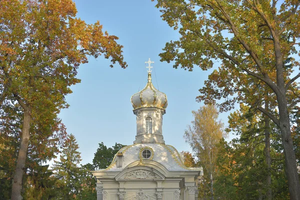 Russia Peterhof 2021 Church Holy Trinity Old Peterhof Warm Sunny — Stock Photo, Image