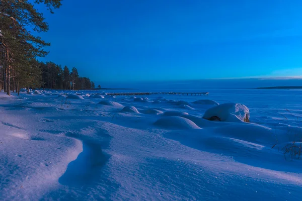 冬天的风景 阳光和雪 — 图库照片