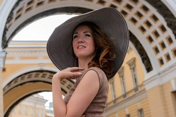 Woman Wide Brimmed Hat Dress Summer Portrait — Stock Photo, Image