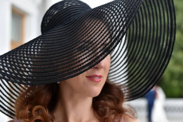Woman Wide Brimmed Hat Dress Summer Portrait — Stock Photo, Image