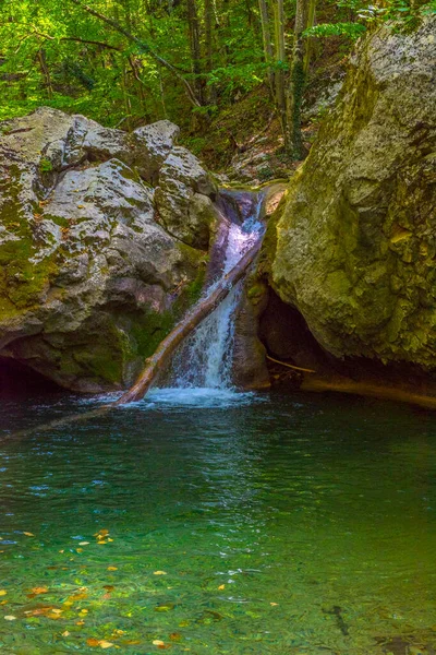 Small Waterfall Mountains Summer — Stock Photo, Image