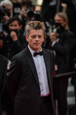CANNES, FRANCE - 15 Temmuz 2021: Benjamin Biolay 74. Cannes Film Festivali sırasında 
