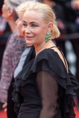 CANNES, FRANCE - 16 Temmuz 2021: Emmanuelle Bart 74. Cannes Film Festivali 'nde 
