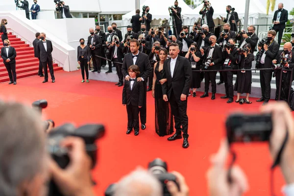 Cannes Frankrike Juli 2021 Joachim Lafosse Gabriel Merz Chammah Lela — Stockfoto