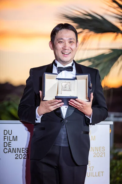 Cannes Francia Julio 2021 Ryusuke Hamaguchi Posa Con Premio Mejor — Foto de Stock