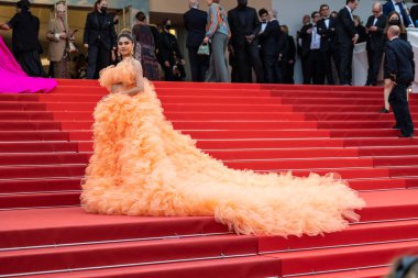 CANNES, FRANCE - 18 Mayıs 2022: Malvika Sitlani, Palais des Festivals 'te düzenlenen 75.