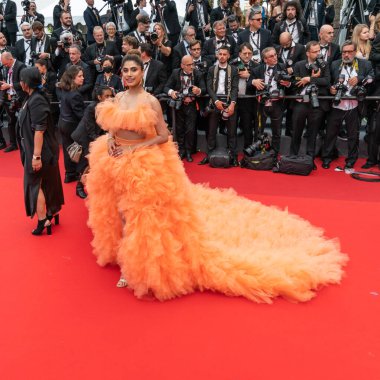 CANES, FRANCE - 18 Mayıs 2022: Malvika Sitlani 75. Cannes Film Festivali sırasında 
