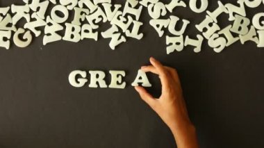 Bir kişi büyük tasarruf yazım.