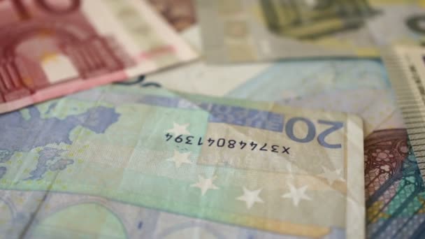 Счета по евро и слово Счастливчик — стоковое видео