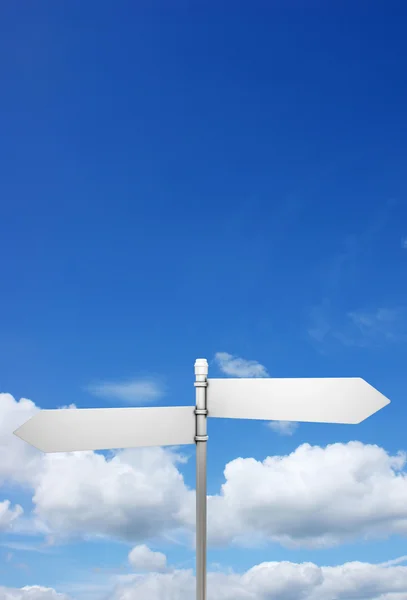 Signpost in blue sky — Stock Photo, Image