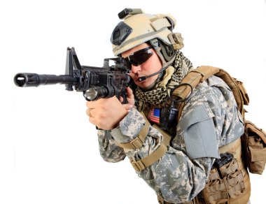 asker tüfeği beyaz zemin üzerine