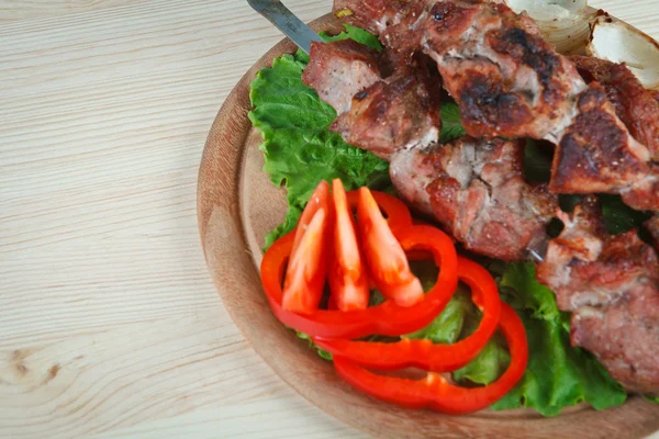 Carne y hortalizas a la parrilla —  Fotos de Stock