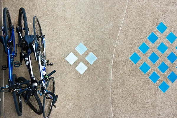 Vista panorâmica das bicicletas estacionadas — Fotografia de Stock