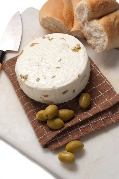 Ev yapımı peynir zeytin — Stok fotoğraf