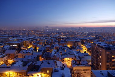 günbatımı üzerinde Belgrad kar ile kaplı