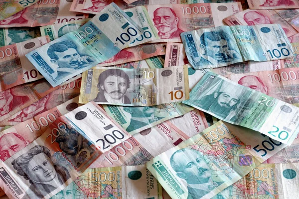Moneda de Serbia - Un montón de billetes de varios dinares —  Fotos de Stock