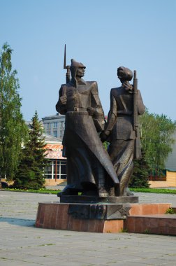 Katılımcılar komsomol hareketinin Anıtı