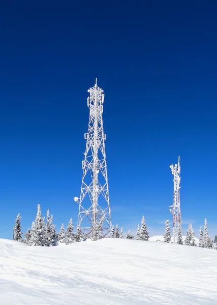 Communication towers  at mountain top — Stock Photo, Image