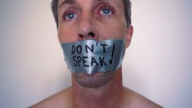 hiçbir kötü koli bandı speak