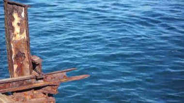 okyanus dolly karşı eski paslı çelik yapı