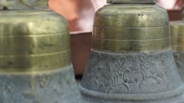 Dekoratif pirinç çanları dolly
