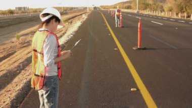 yol işçisi foreman çağıran işçi
