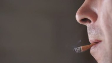 ağzına sigara flipping