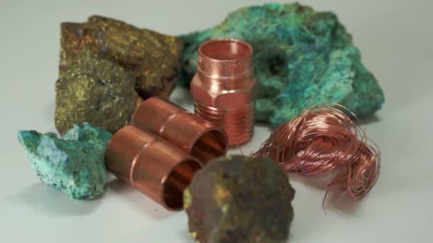 Koperen mineralen eindproducten dolly — Stockvideo