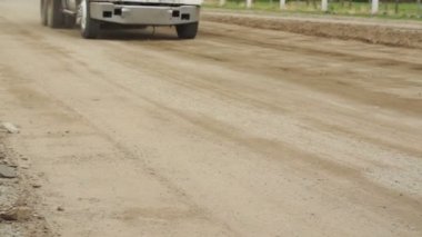 damperli kamyon toprak yol hızlı pan