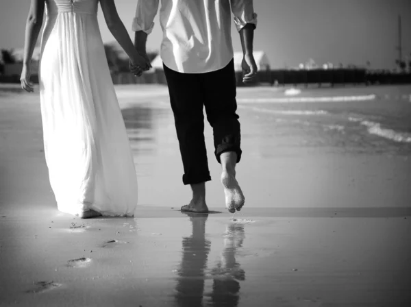 Casal na praia — Fotografia de Stock