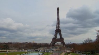 Paris 'teki Eyfel Kulesi