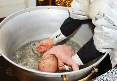 bir bebek vaftiz töreni