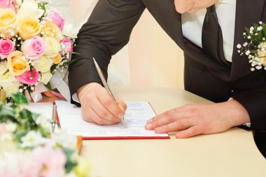 damat işaret evlilik sözleşmesi