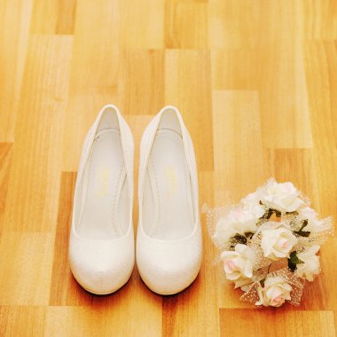 Düğün buketi gelin odası ayakkabı ile