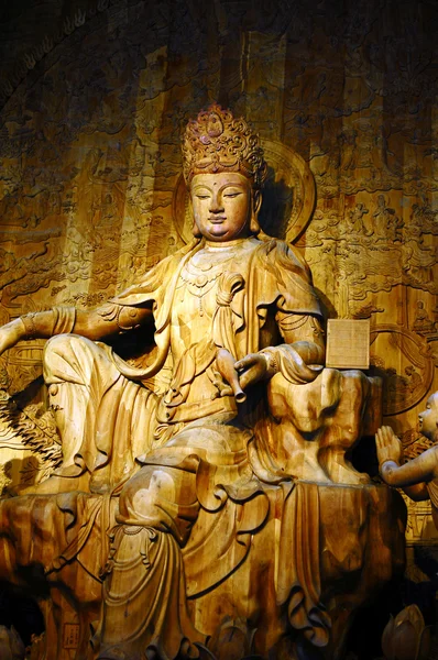 Trä-carving buddha — Stockfoto