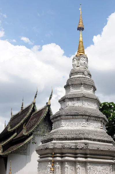 Ancient wat in Thailand — Stock Photo, Image