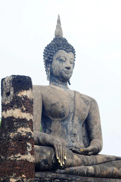 Статую божества в історичний парк Сукотай — стокове фото