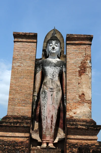 A Sukhothai történeti Park egy istenség szobra — Stock Fotó