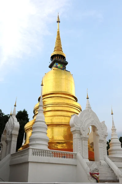 Oude wat in chiang mai, thailand — Stockfoto