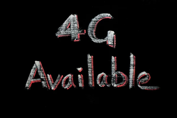 4G Disponible escrito en una pizarra — Foto de Stock