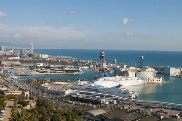 Blick über den Yachthafen von Barcelona — Stockfoto