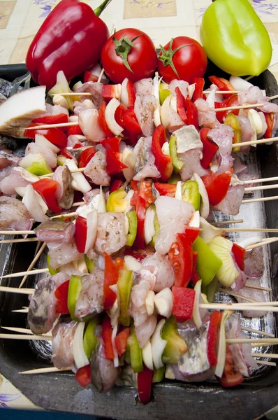 Skewers with fish and vegetables — Stock Photo, Image