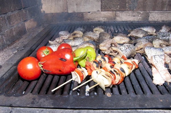 Skewers, fish and vegetables — Stock Photo, Image