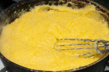 polenta kaynar