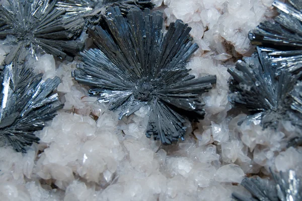 Stibnite crystal pozadí — Stock fotografie