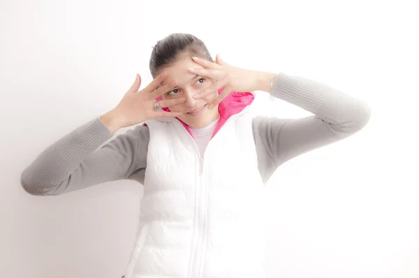 Mujer manteniendo las manos en la cara — Foto de Stock